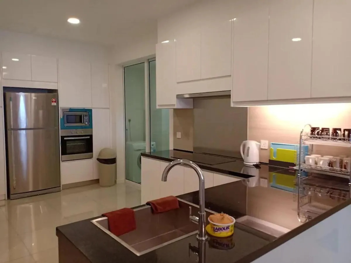 Hungrybedz The Shore Riverside Malacca Apartment