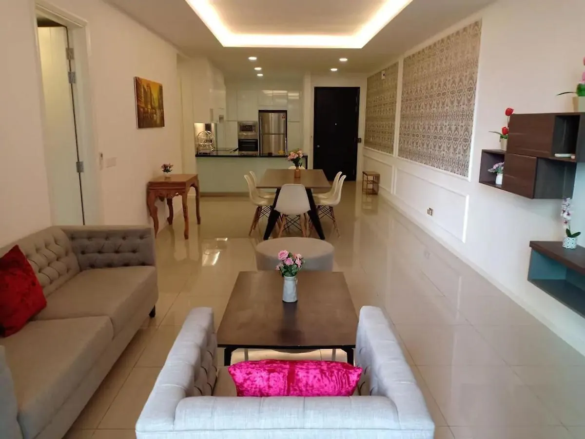 Hungrybedz The Shore Riverside Malacca Apartment
