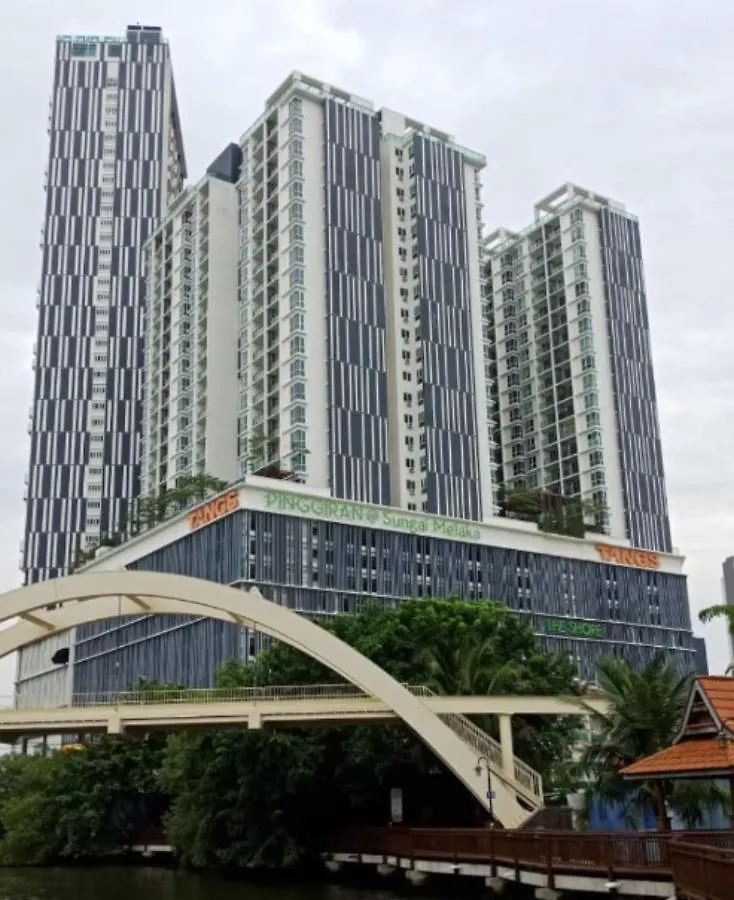 Hungrybedz The Shore Riverside Malacca Apartment