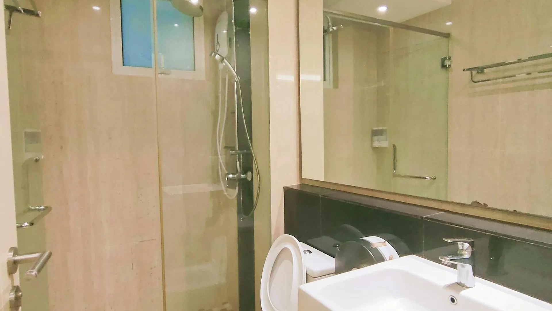 Hungrybedz The Shore Riverside Malacca Apartment