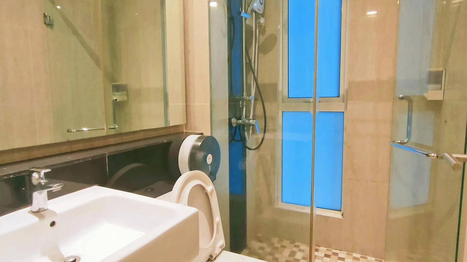 Hungrybedz The Shore Riverside Malacca Apartment